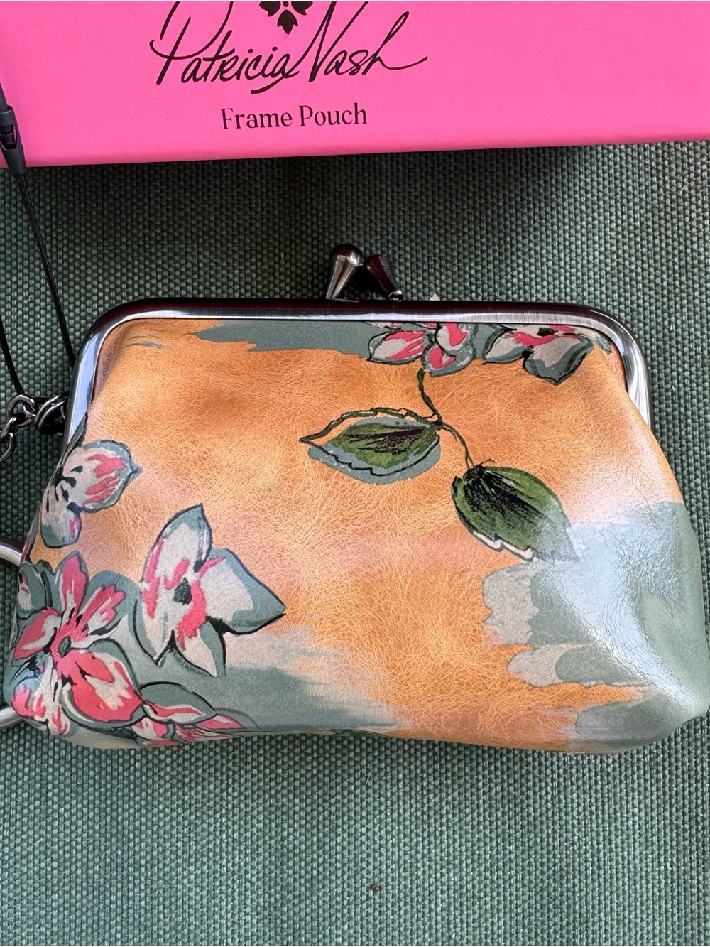 Patricia Nash Borse Leather Coin Purse Beautiful Girl Print NWT, Box & Card - Picture 4 of 12